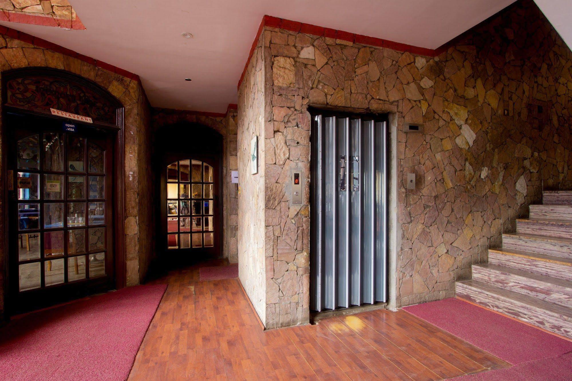 Fabhotel Khems Shoram Palace Road Utakamand Zewnętrze zdjęcie
